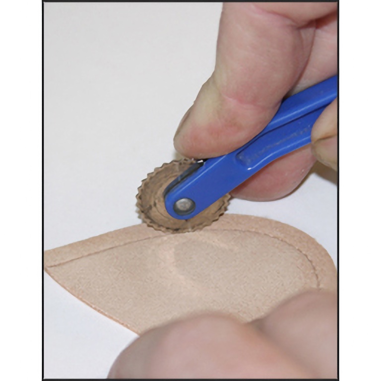 Western Sporting Falconry -: Tracing Wheel Serrated - Use for Creating  Perfect Stitches in Your Hoods